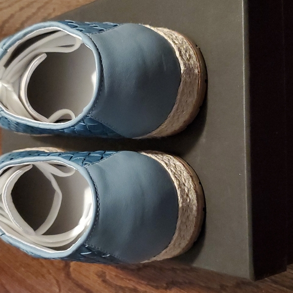 Bottega Veneta Blue/Creme Women's Sneakers - Size 38 (US 8) EUC - Picture 7 of 12